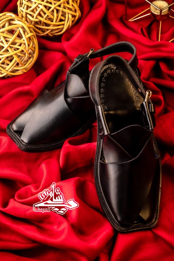 Charsadda Chappal Plain Black Saada Sole